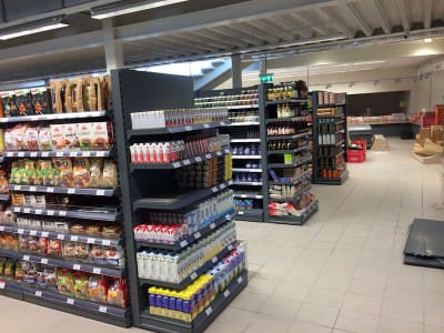 BUTIKKNETTVERK "TOPP" - VALMIERA, RIGA STREET 64 - Levering og montering av handelsutstyr.